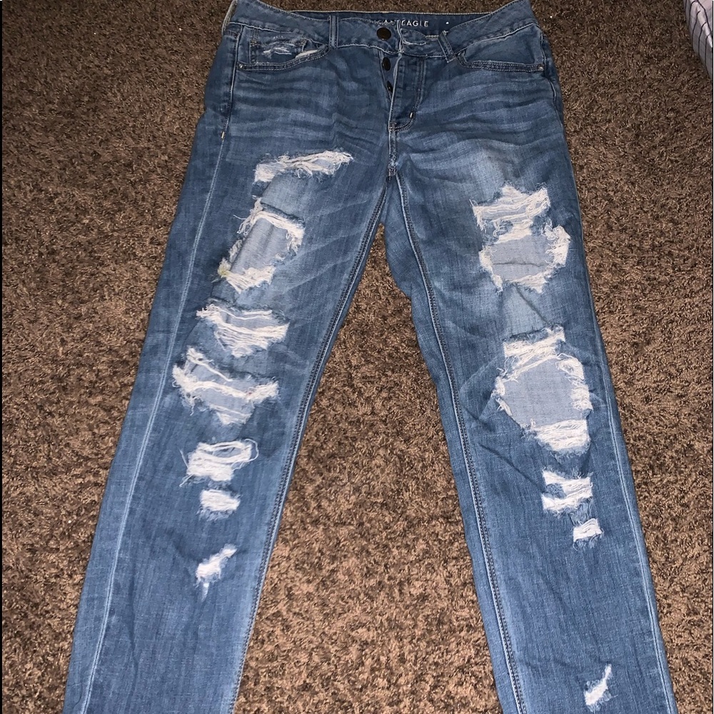 American eagle ripped mom jeans